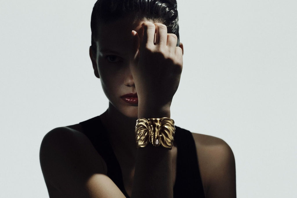 The Elephant 18K Gold Bangle w. Lab-Grown Diamond