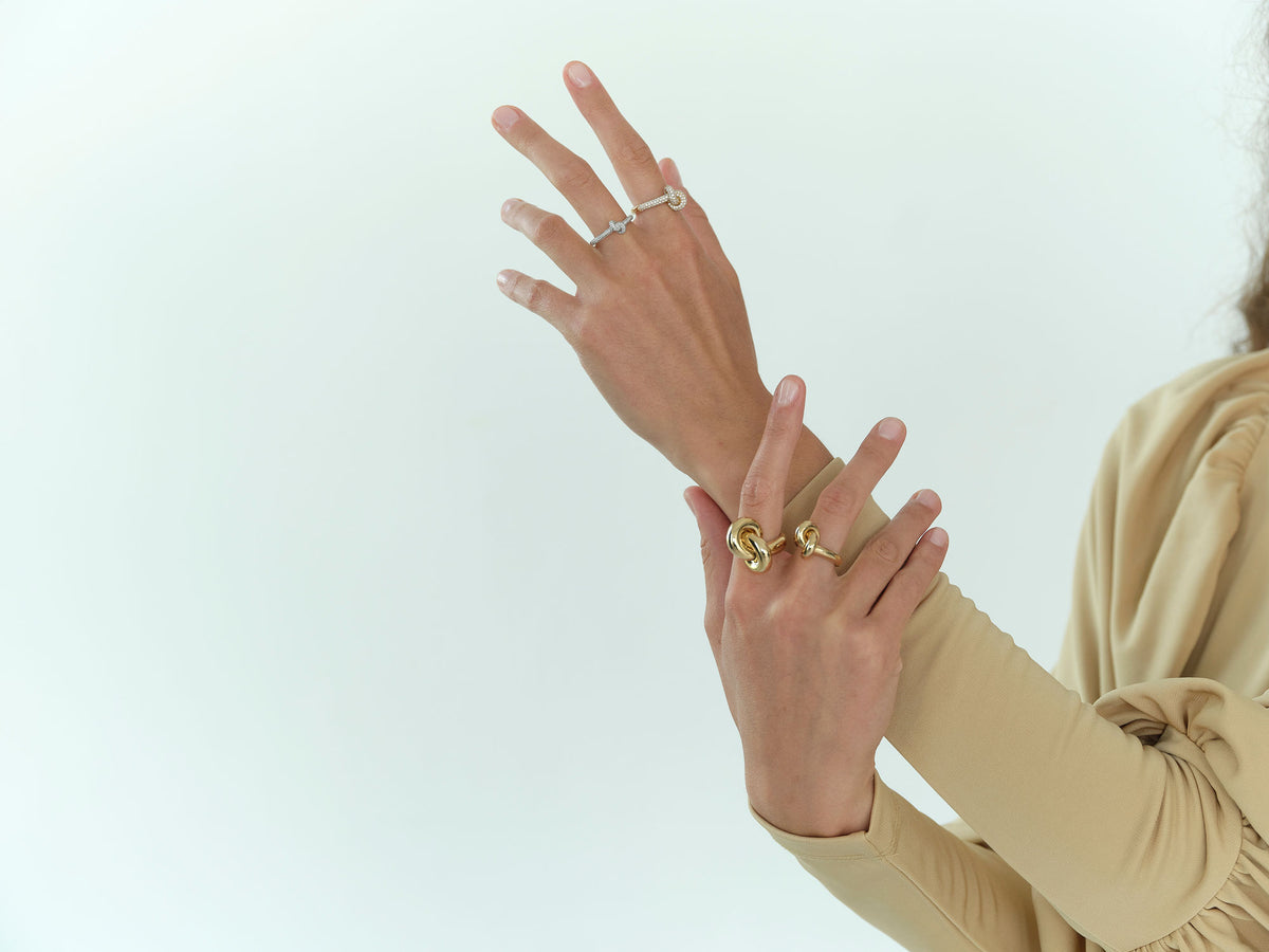 Legacy Knot Medium (Loose) 18K Gold Ring