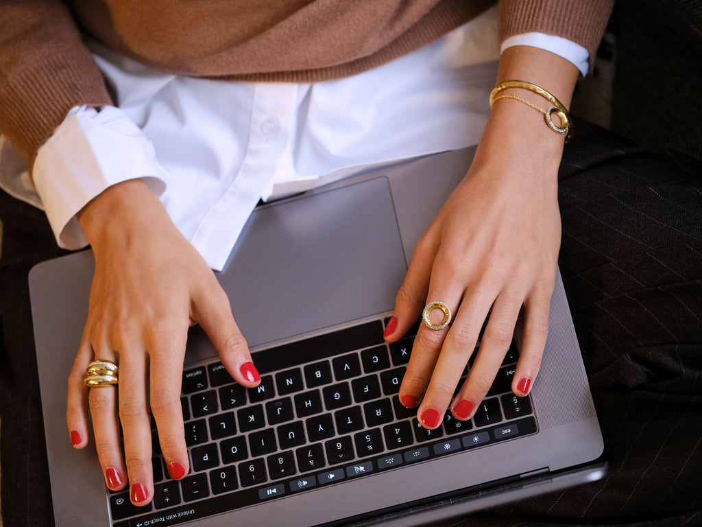 Double VOID Ring 18K vergoldet mit Zirkon