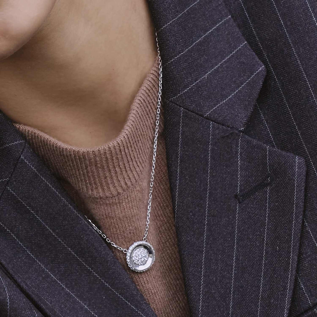 A. Sun Halo Core 18K Gold Halskette w. Labor gewachsen Diamantpavé