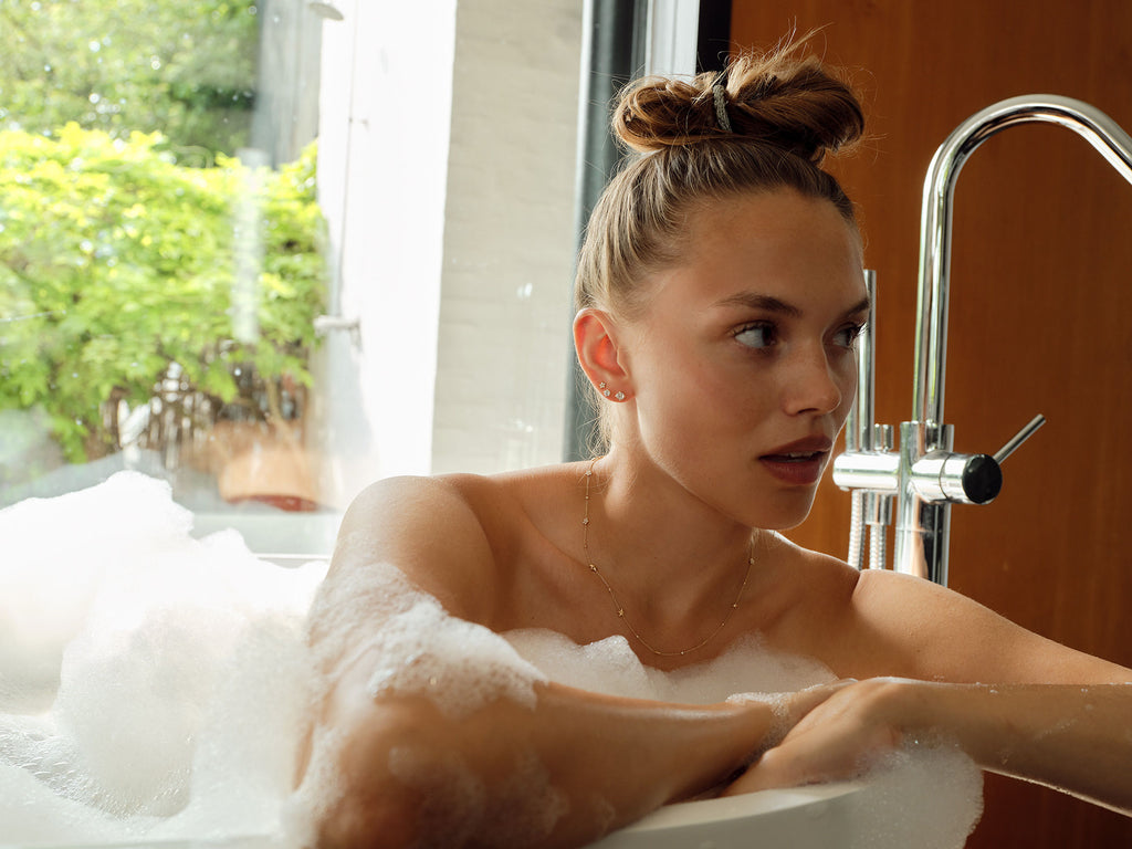 Mini Shooting Stars 18K Gold Earrings w. Diamond