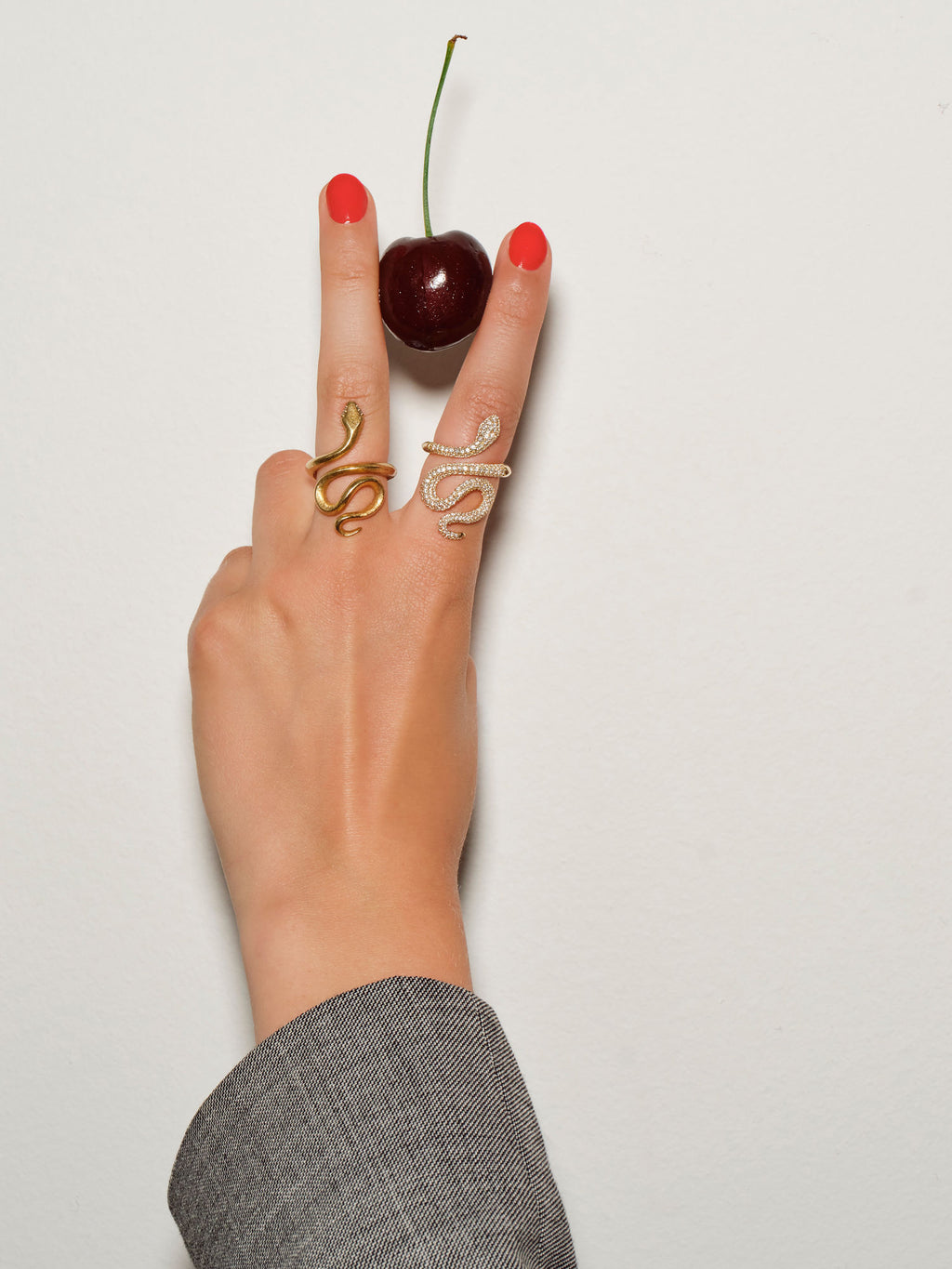 Medium Snakes Pavé 18K Gold Ring w. Diamonds