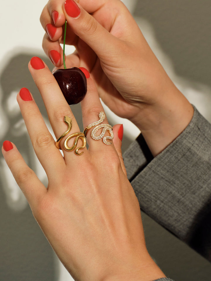 Medium Snakes Pavé 18K Gold Ring w. Diamonds