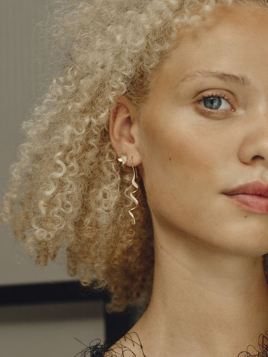 Ninfea & Elara 18K Gold Plated Earrings w. Zirconias