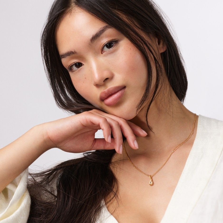2604 mai web ocean drop necklace 002 cropped