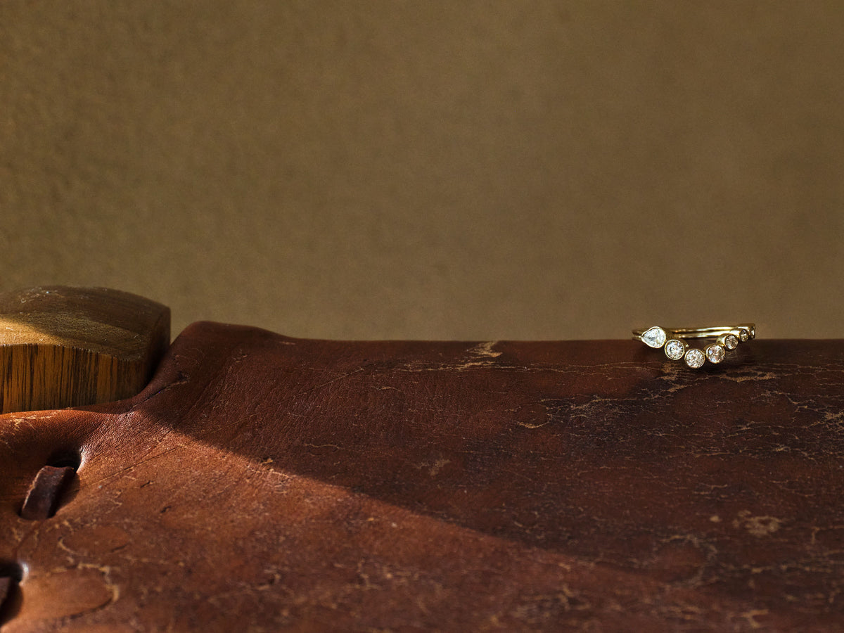 Poise Arc 14K Gold Ring w. Lab-Grown Diamonds