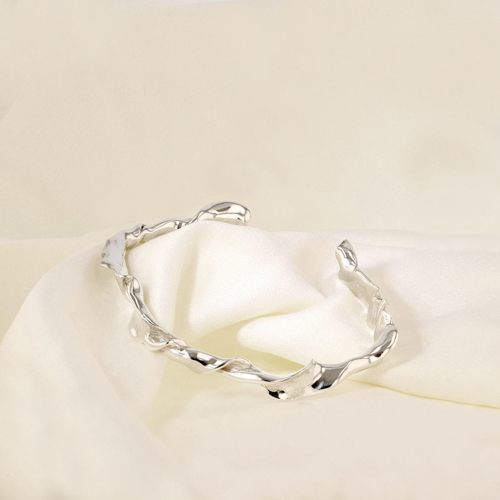 Lactuca Silver Bangle