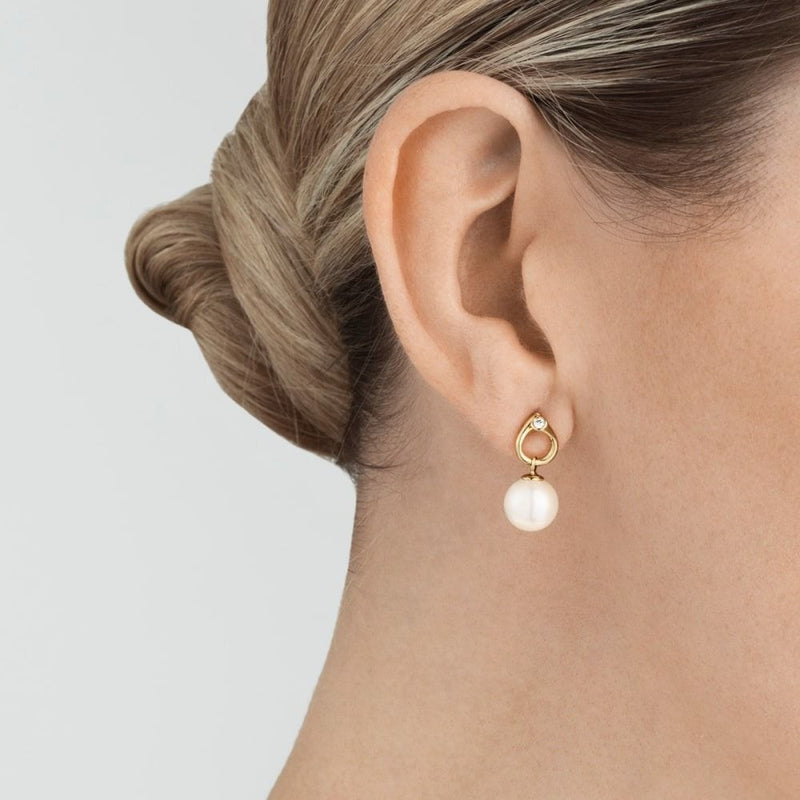 Magic 18K Gold Earrings w. Pearls