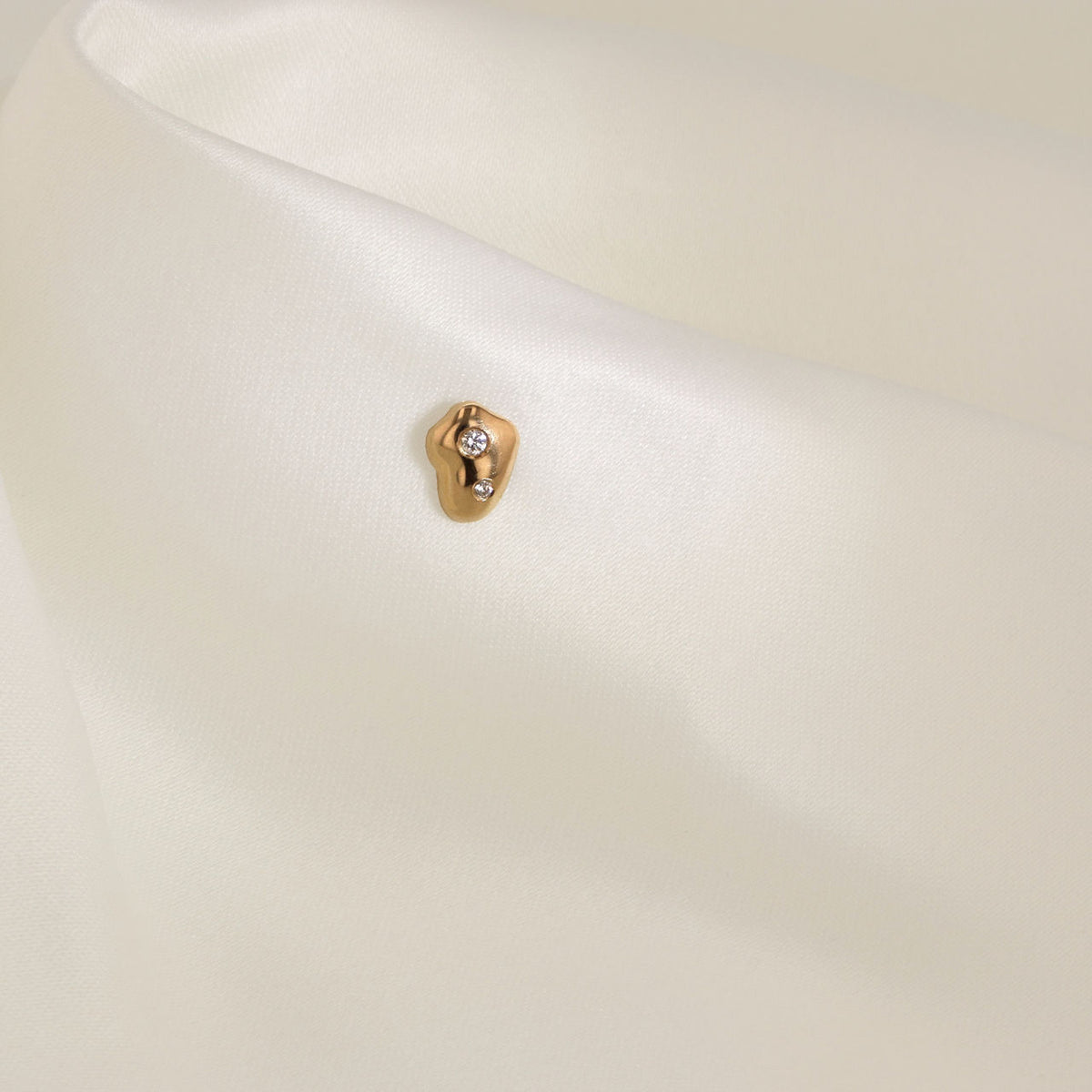 Spuma III 14K Gold Stud w. Diamond