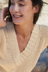 https://ik.imagekit.io/fzkghjurk1l/resize-external/https://storage.googleapis.com/shop_images/Akind/AKIND_BlackDiamondNecklace_2.jpg?tr=w-2000,h-2000,c-at_max,f-jpg,bg-white