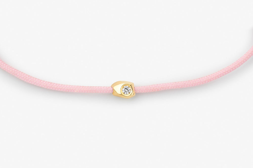 https://ik.imagekit.io/fzkghjurk1l/resize-external/https://storage.googleapis.com/shop_images/Akind/Akind_armband_2_rosa_2_2000px.jpg?tr=w-2000,h-2000,c-at_max,f-jpg,bg-white