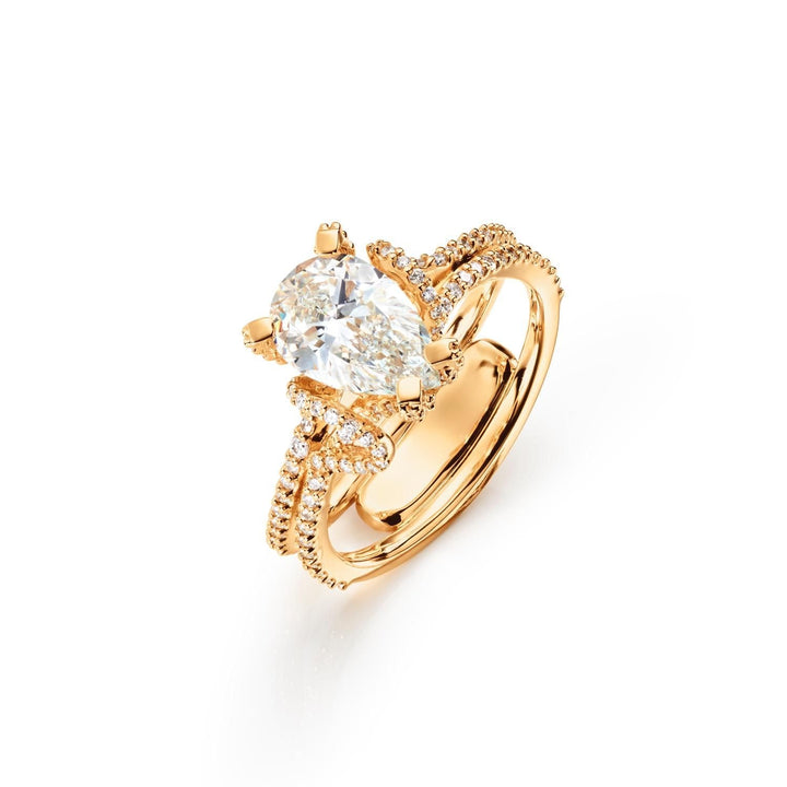 Love Band Solitaire 18K Gold Ring w. 122 Diamonds