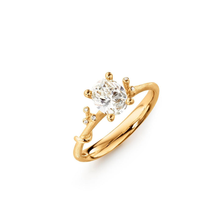 Nature Solitaire 18K Gold Ring w. Oval Diamond