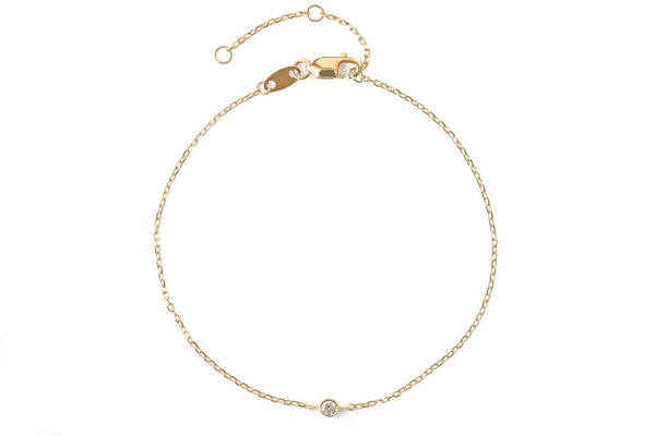 https://ik.imagekit.io/fzkghjurk1l/resize-external/https://storage.googleapis.com/shop_images/Akind/AKIND_DiamondBracelet_YG_Studio.png?tr=w-2000,h-2000,c-at_max,f-jpg,bg-white