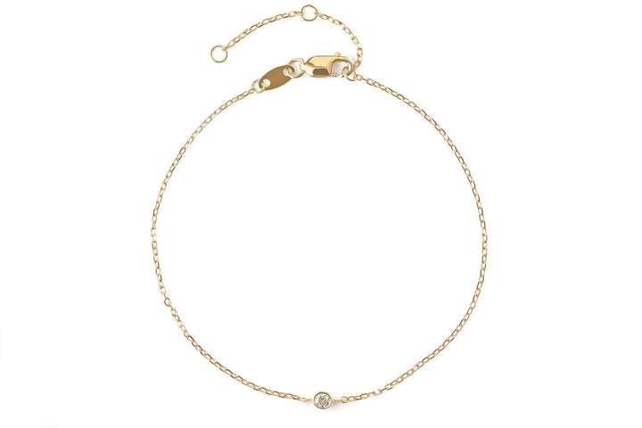 https://ik.imagekit.io/fzkghjurk1l/resize-external/https://storage.googleapis.com/shop_images/Akind/AKIND_DiamondBracelet_YG_Studio.png?tr=w-2000,h-2000,c-at_max,f-jpg,bg-white