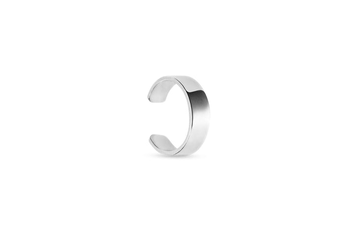 https://ik.imagekit.io/fzkghjurk1l/resize-external/https://storage.googleapis.com/shop_images/Akind/AKIND_BoldEarCuff_WG_Studio.png?tr=w-2000,h-2000,c-at_max,f-jpg,bg-white