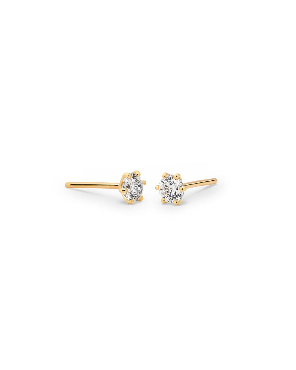 https://ik.imagekit.io/fzkghjurk1l/resize-external/https://storage.googleapis.com/shop_images/Akind/1%20YG%20Six%20Prong%20Diamond%20studs%20studio.png?tr=w-2000,h-2000,c-at_max,f-jpg,bg-white