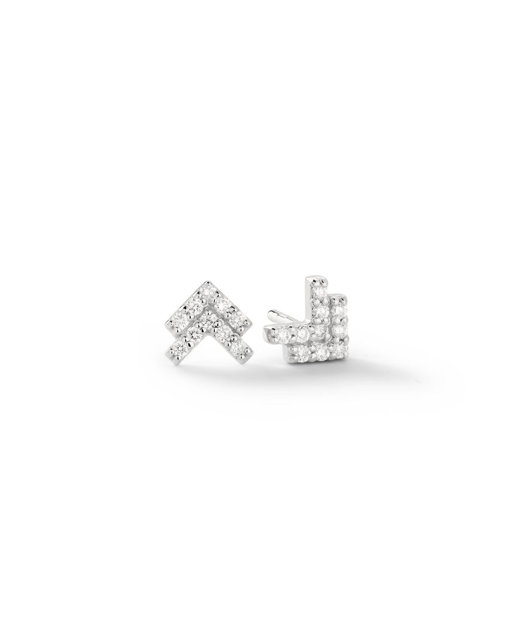https://ik.imagekit.io/fzkghjurk1l/resize-external/https://storage.googleapis.com/shop_images/Akind/WG2%20diamond%20double%20arrow.png?tr=w-2000,h-2000,c-at_max,f-jpg,bg-white