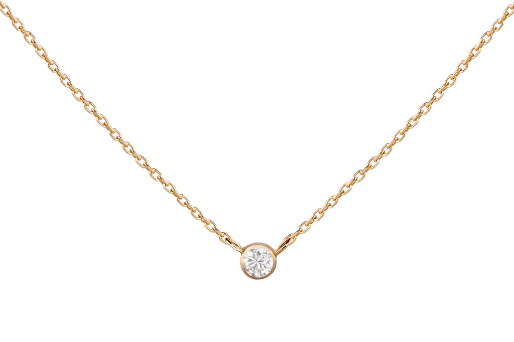 https://ik.imagekit.io/fzkghjurk1l/resize-external/https://storage.googleapis.com/shop_images/Akind/AKIND_DiamondNecklace_YG_Studio.png?tr=w-2000,h-2000,c-at_max,f-jpg,bg-white