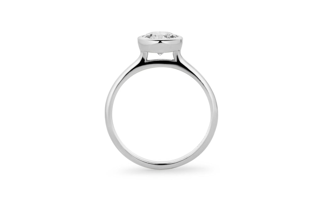https://ik.imagekit.io/fzkghjurk1l/resize-external/https://storage.googleapis.com/shop_images/Akind/Akind_Ring_07_3_vg.png?tr=w-2000,h-2000,c-at_max,f-jpg,bg-white