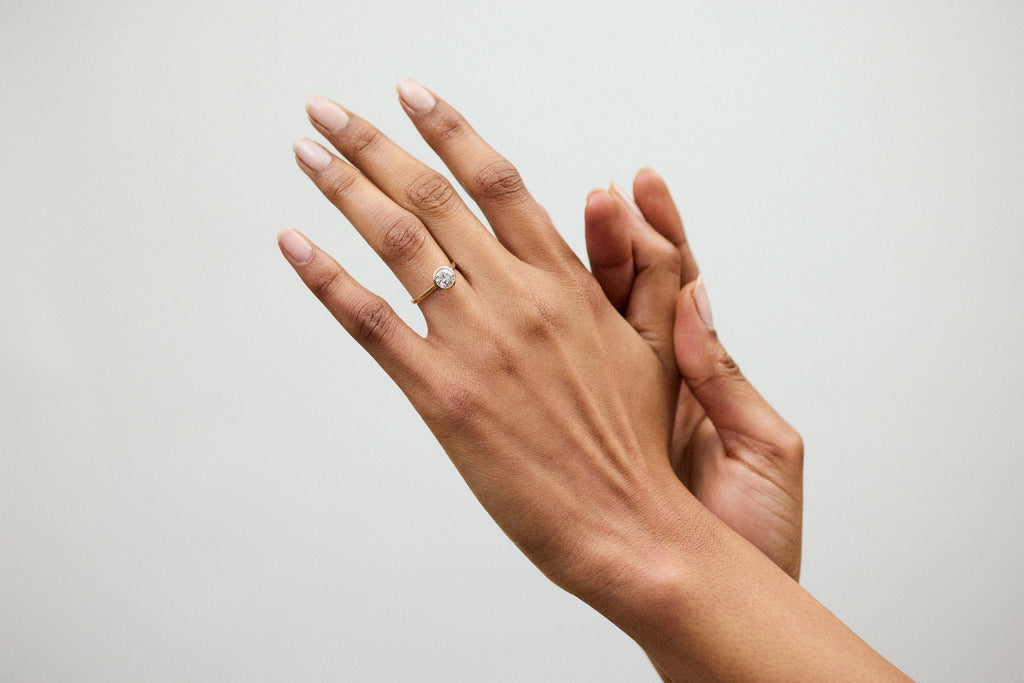 https://ik.imagekit.io/fzkghjurk1l/resize-external/https://storage.googleapis.com/shop_images/Akind/07_0002.jpg?tr=w-2000,h-2000,c-at_max,f-jpg,bg-white