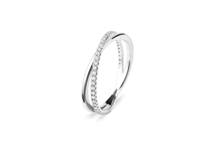 https://ik.imagekit.io/fzkghjurk1l/resize-external/https://storage.googleapis.com/shop_images/Akind/wAKIND_CrossoverAllianceDiamondRing_WG_Studio.png?tr=w-2000,h-2000,c-at_max,f-jpg,bg-white