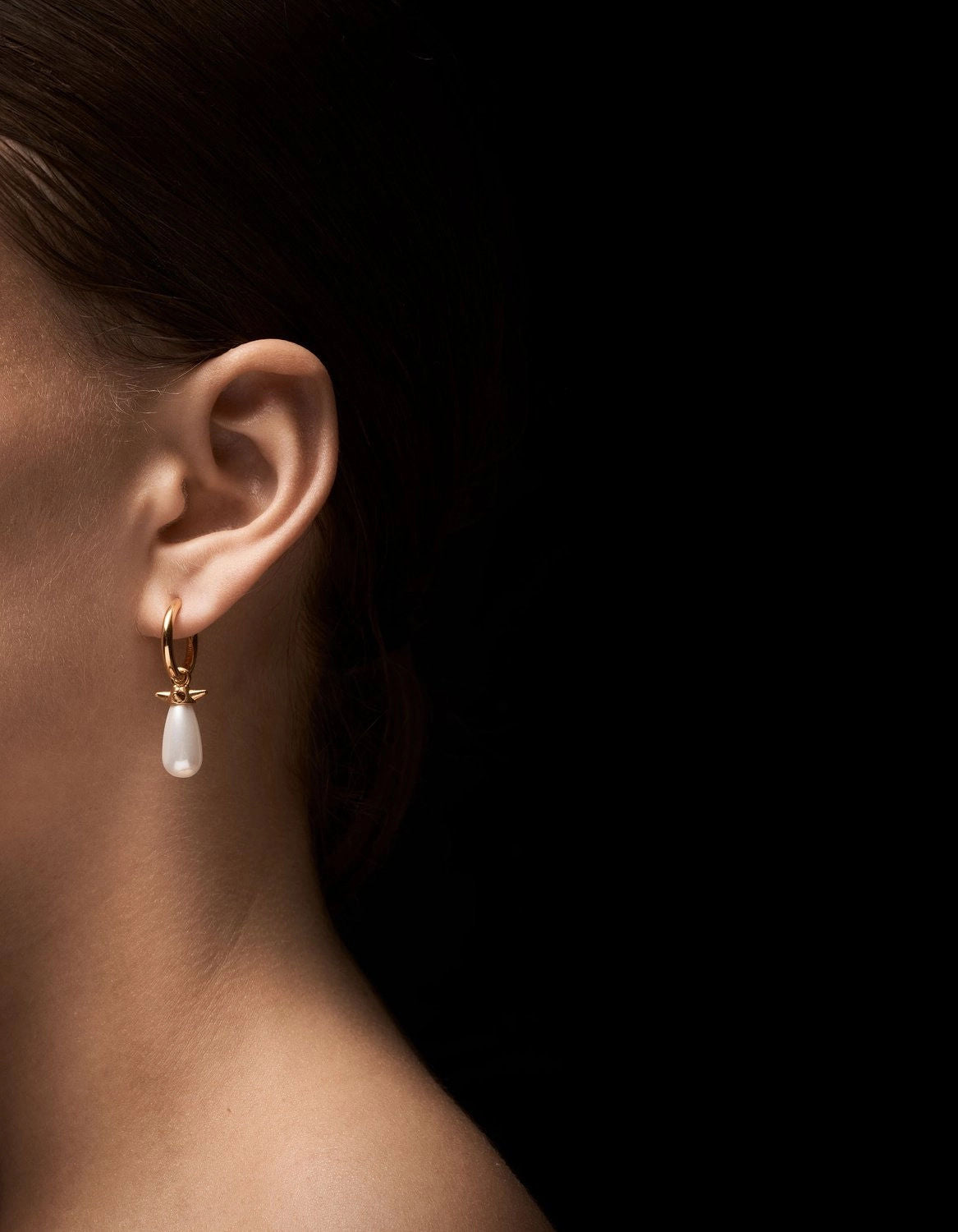 Pearl Tear Gold Plated Earring w. Glass Pearl
