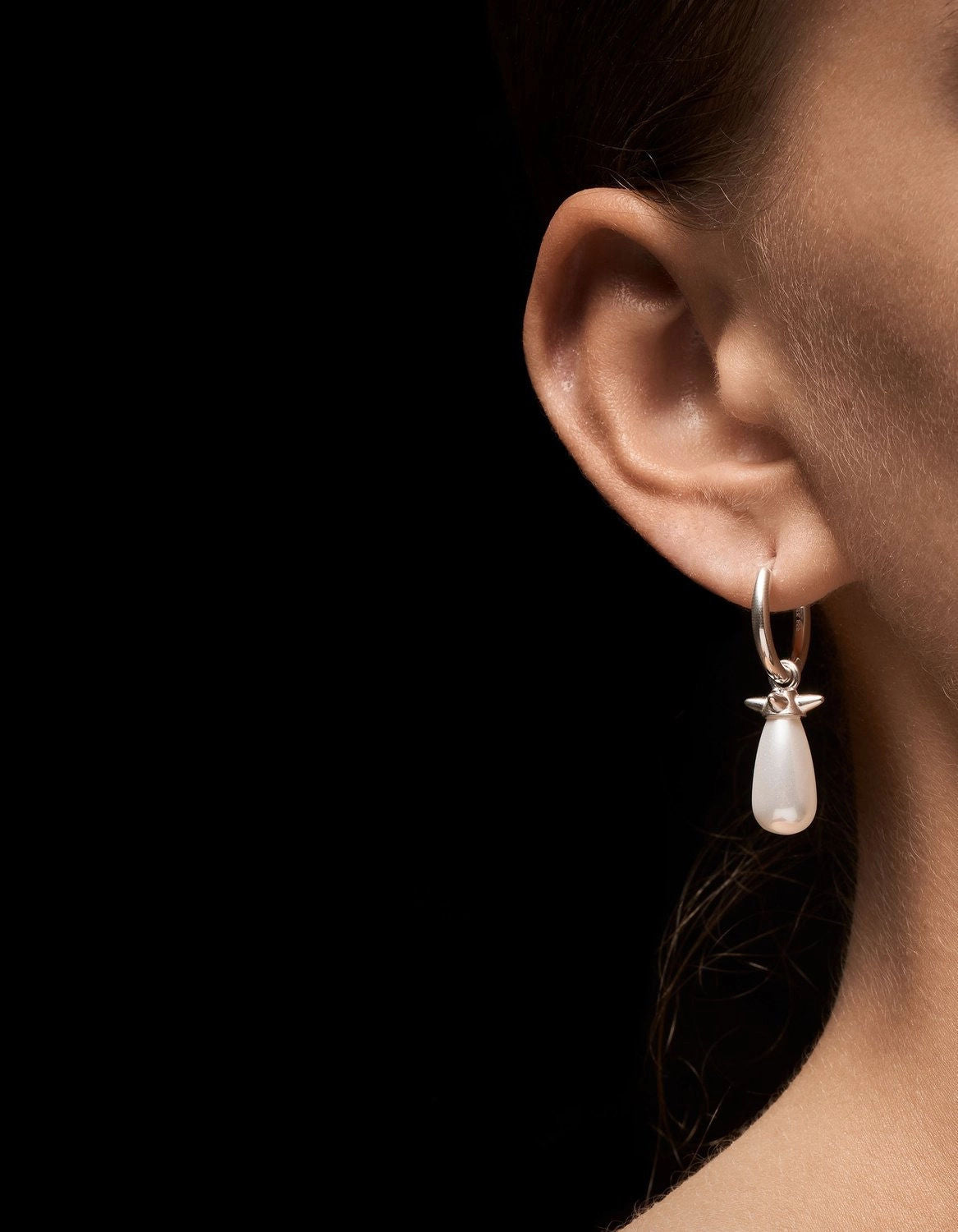 Pearl Tear Silver Earring w. Glass Pearl