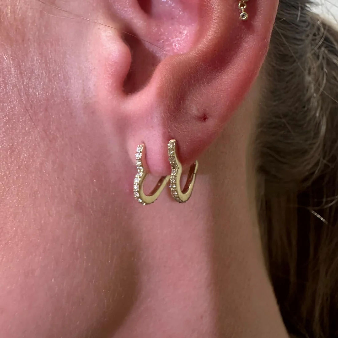 Heart 14K Gold Hoops w. Diamonds