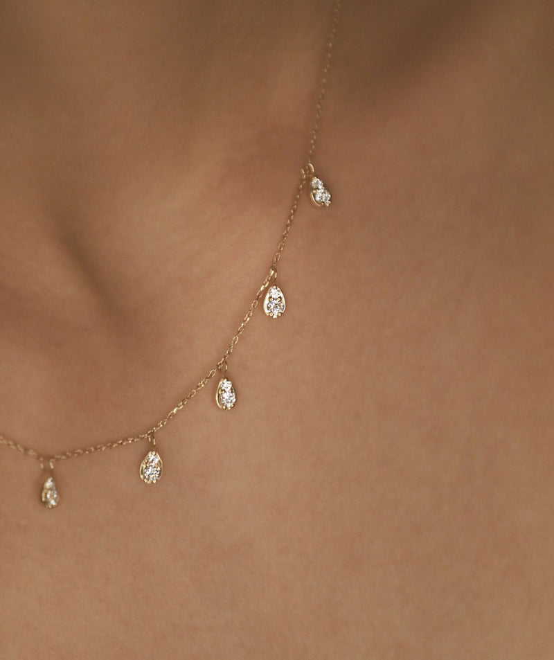 Dangling Pear Halskette aus 18K Weißgold mit Diamant