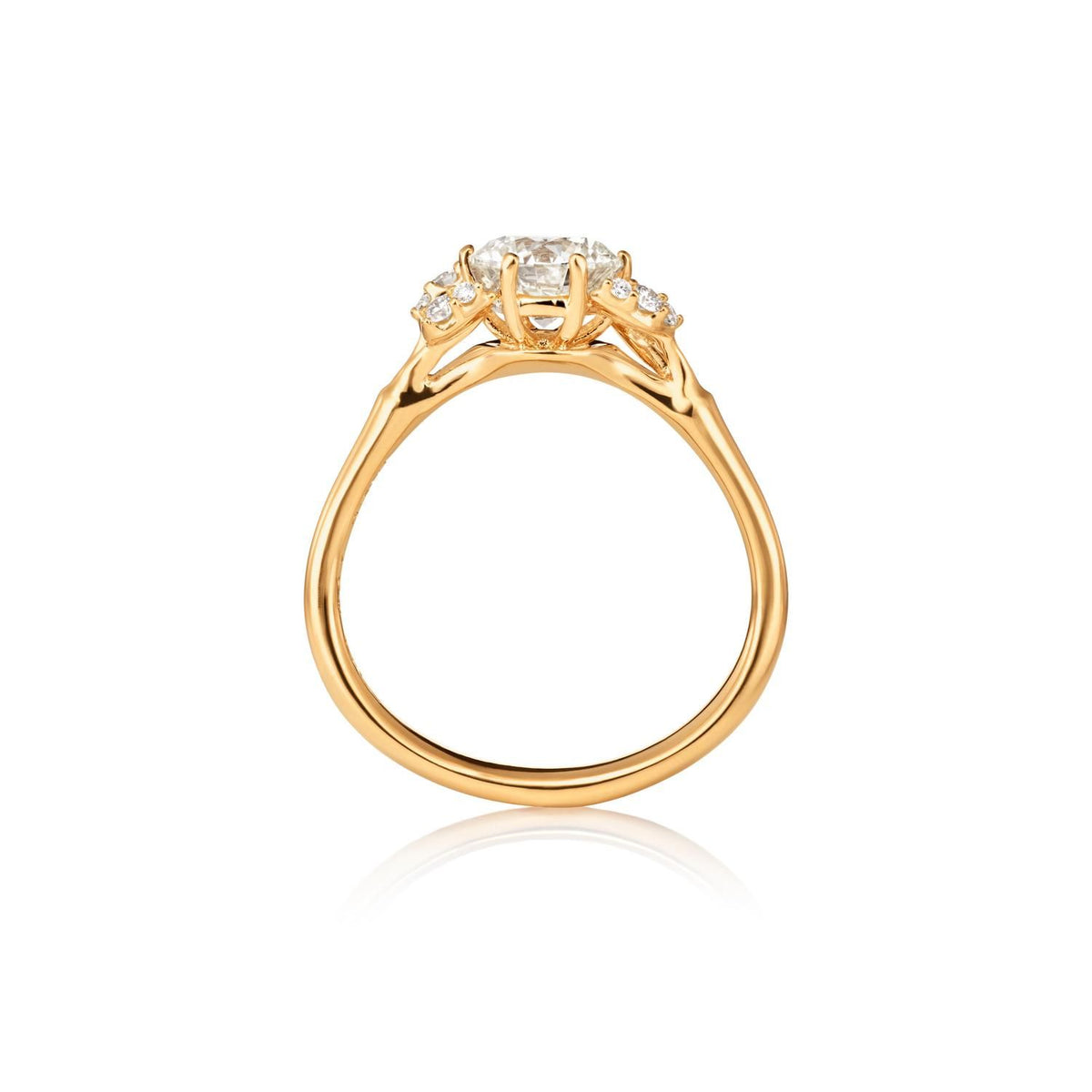 Winter Frost Solitaire 18K Gold Ring w. 11 Diamonds