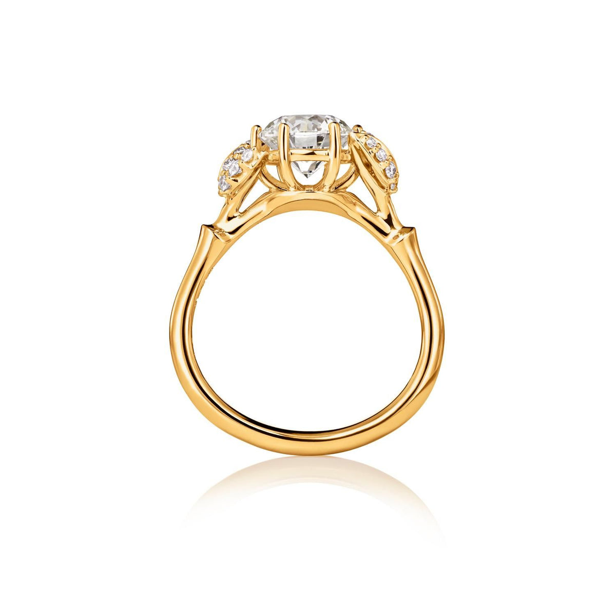 Winter Frost Solitaire 18K Gold Ring w. 23 Diamonds