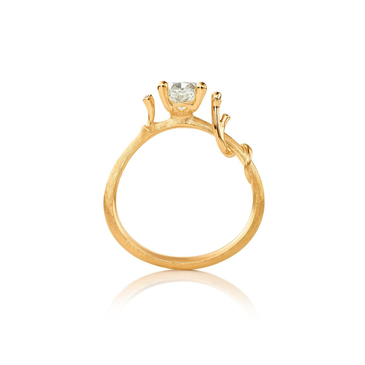 Nature Solitaire 18K Gold Ring w. Oval Diamond