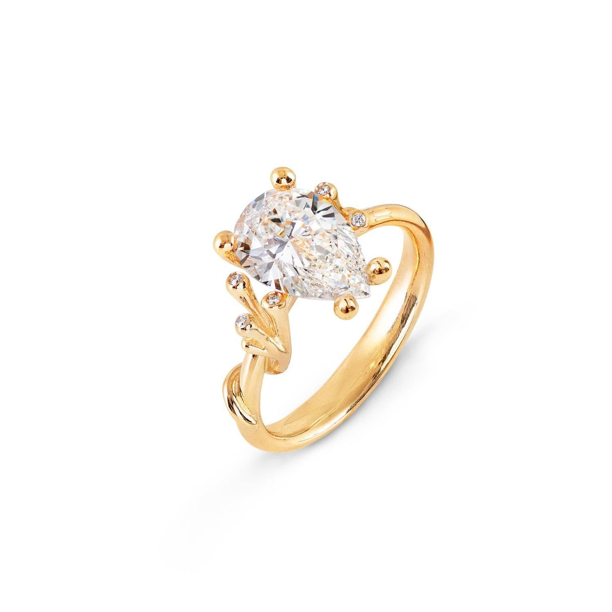 Nature Solitaire 18K Gold Ring w. Pear Diamond