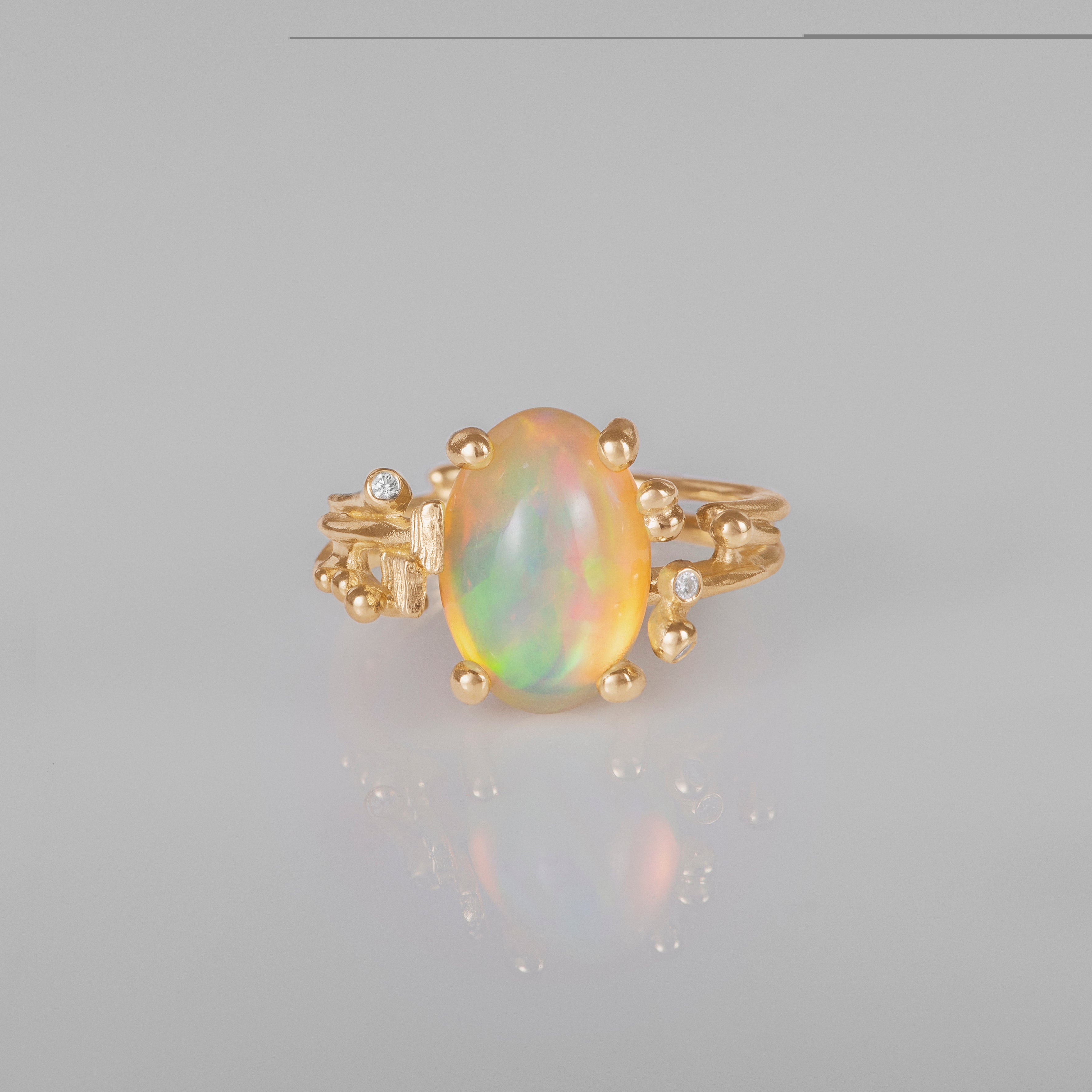 BoHo Small 18K Gold Ring w. Diamonds & Opal