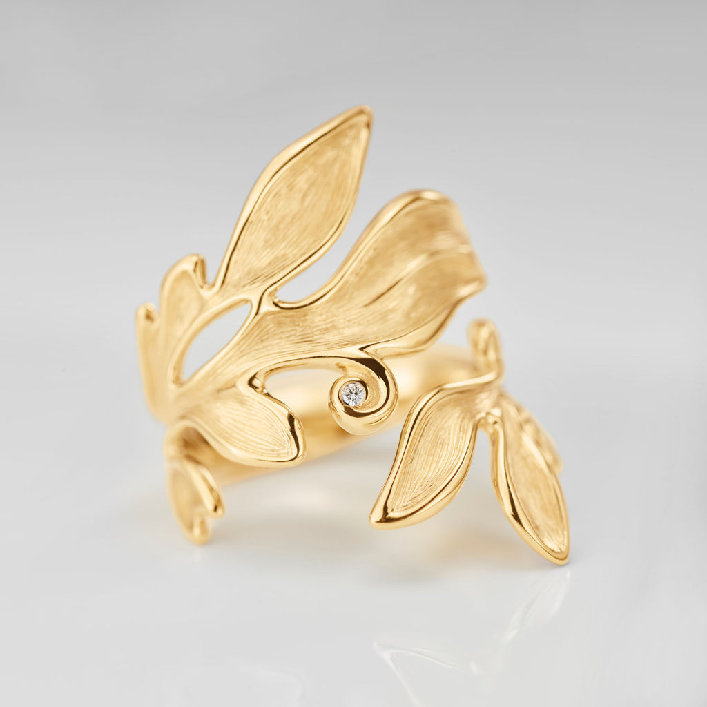 Forest Large 18K Gold Ring w. Diamond