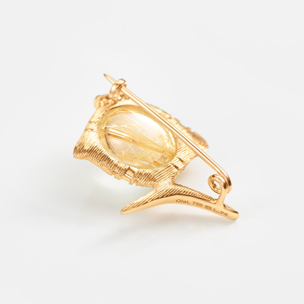 Young Fish 18K Gold Brooche w. Quartz