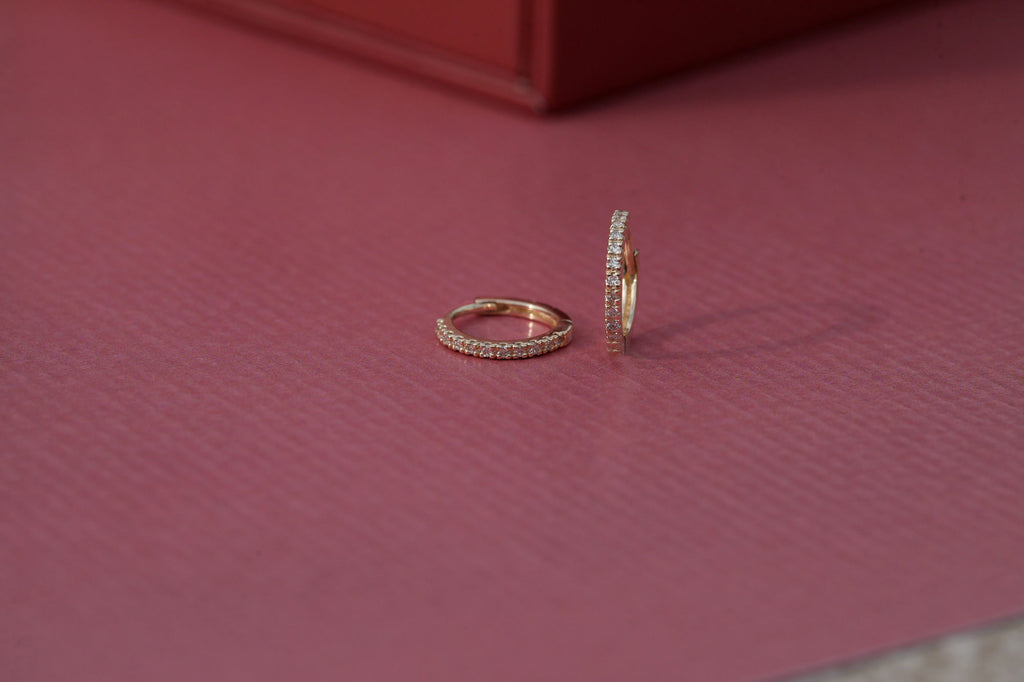 Allianz 14K Gold Reifen w. Diamanten gewachsen