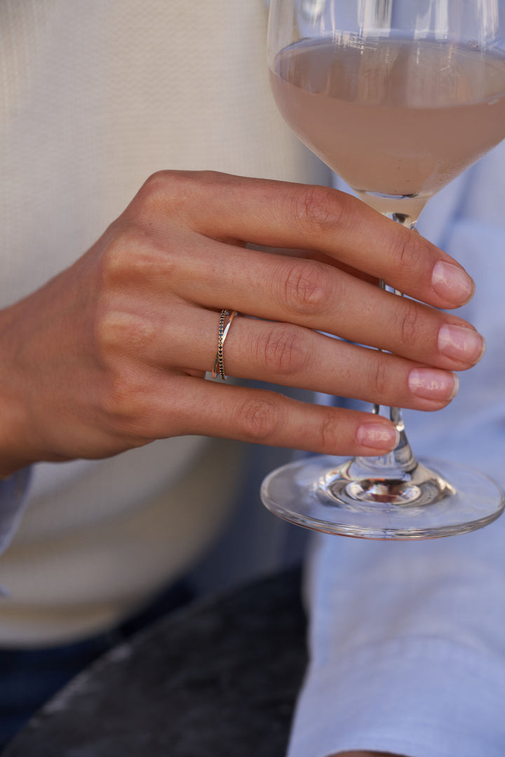 Crossover 14K eller 18K Hvidguld Ring m. Sorte Lab-Grown Diamanter