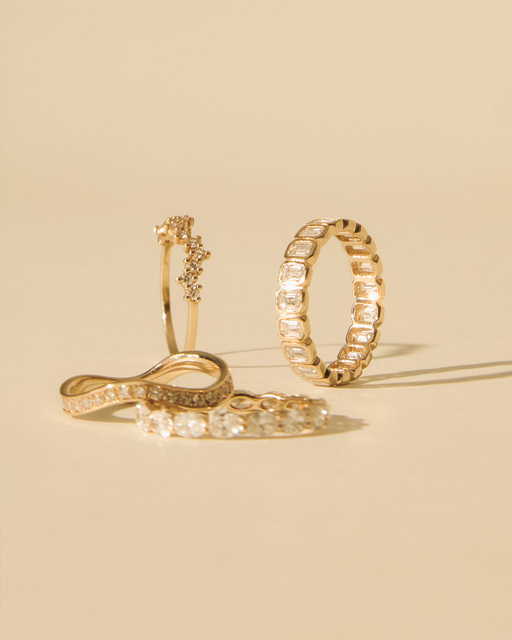 Cut Eternity 14k or 18k Whitegold Ring w. Lab-Grown Diamonds