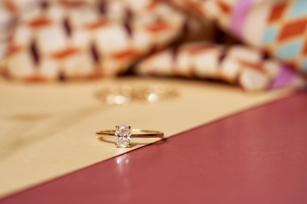 Oval Cut 14 or 18K Gold Ring w. 0.5ct Lab-Grown Diamond