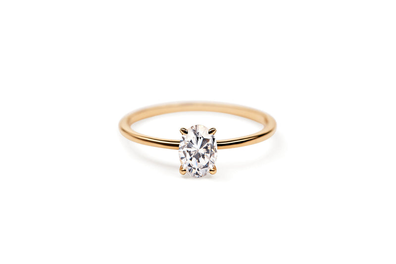 Oval Cut 14 or 18K Gold Ring w. 0.5ct Lab-Grown Diamond