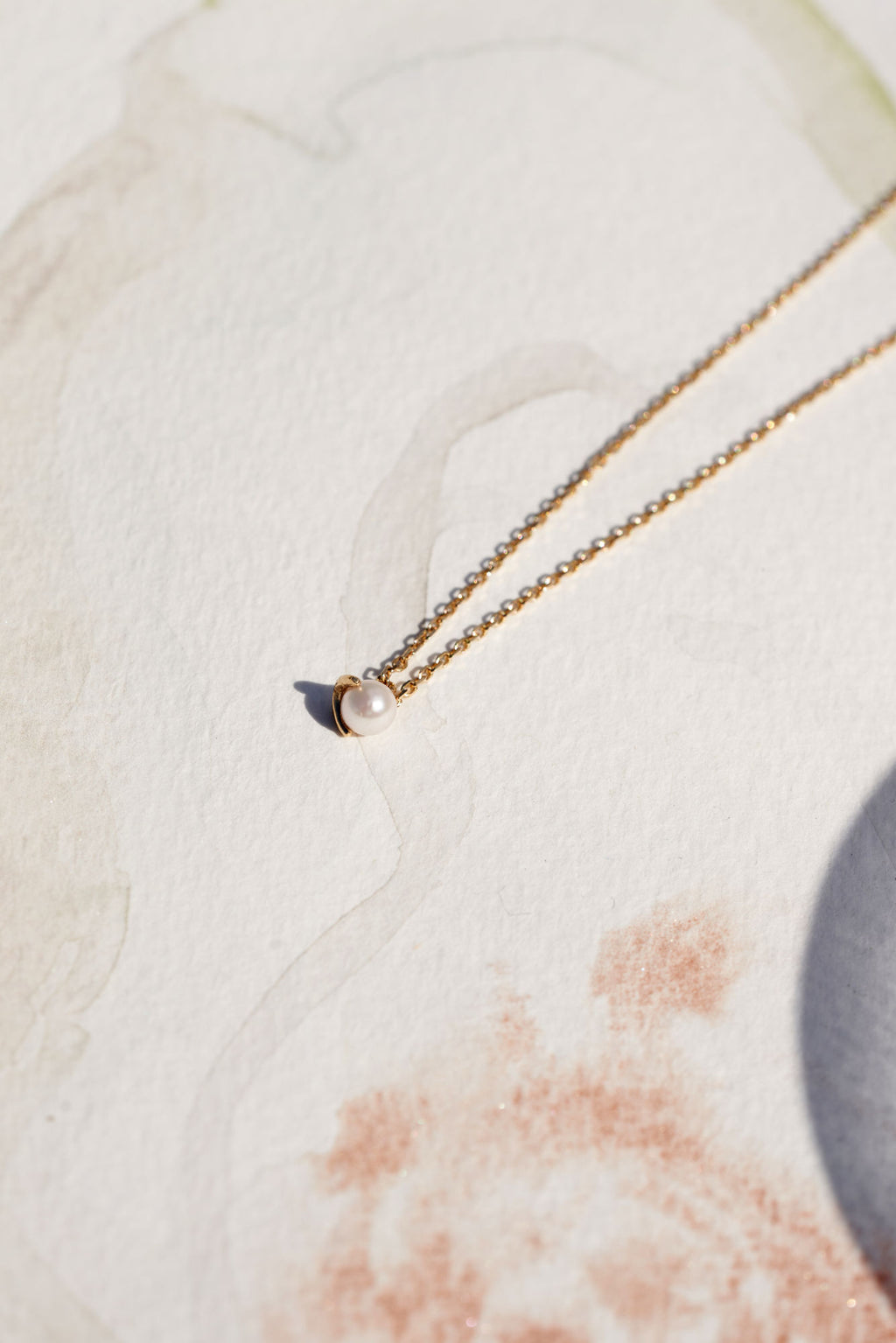 Simple Pearl 14K Gold Pendant Necklace