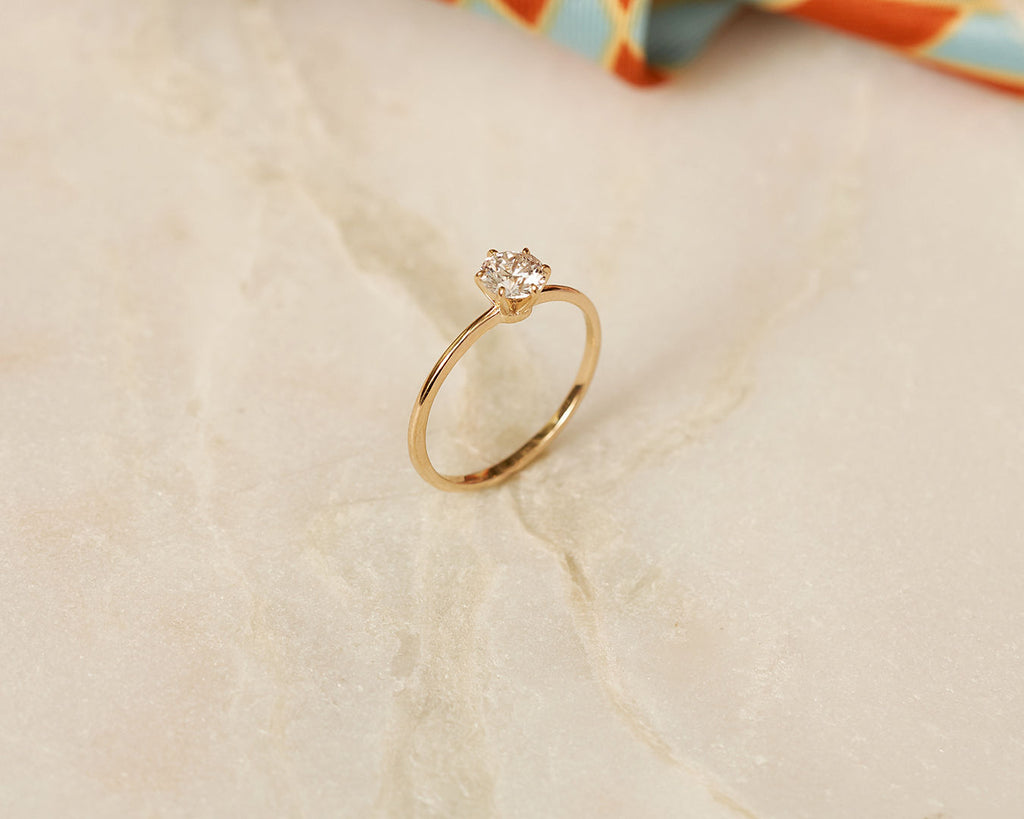 Six Prong 14K or 18K Gold Ring w. 0.5ct Lab-Grown Diamond