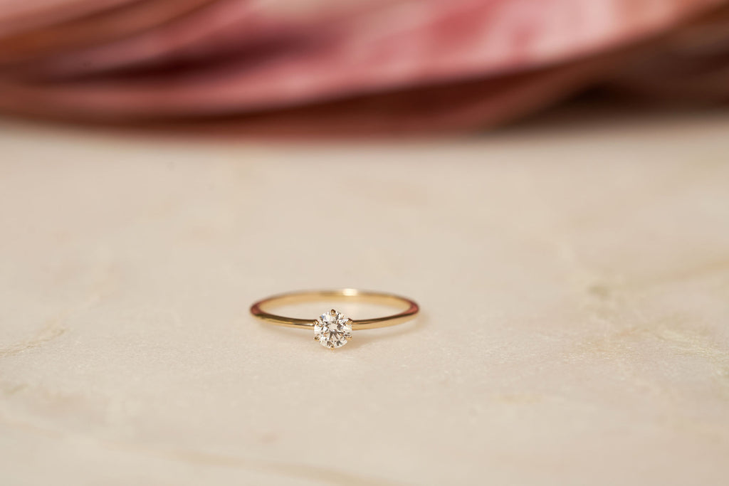 Sechs Stecker 14k oder 18k goldener Ring w. 0,3ct Labor gewachsen Diamant