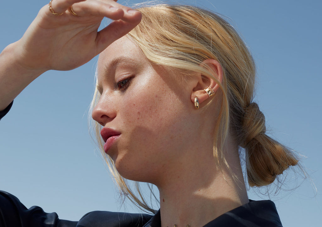 Schlanke 14k goldene Ohrmanschette