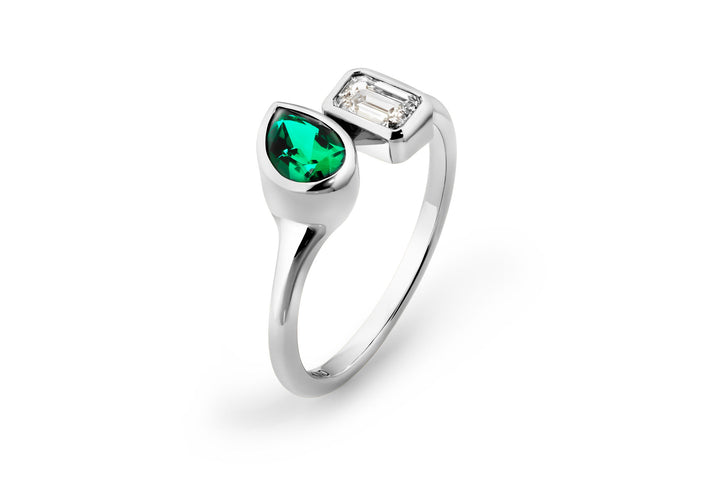Toi Et Moi 14k or 18k Whitegold Ring w. Lab-Grown Diamond & Lab-Grown Emerald