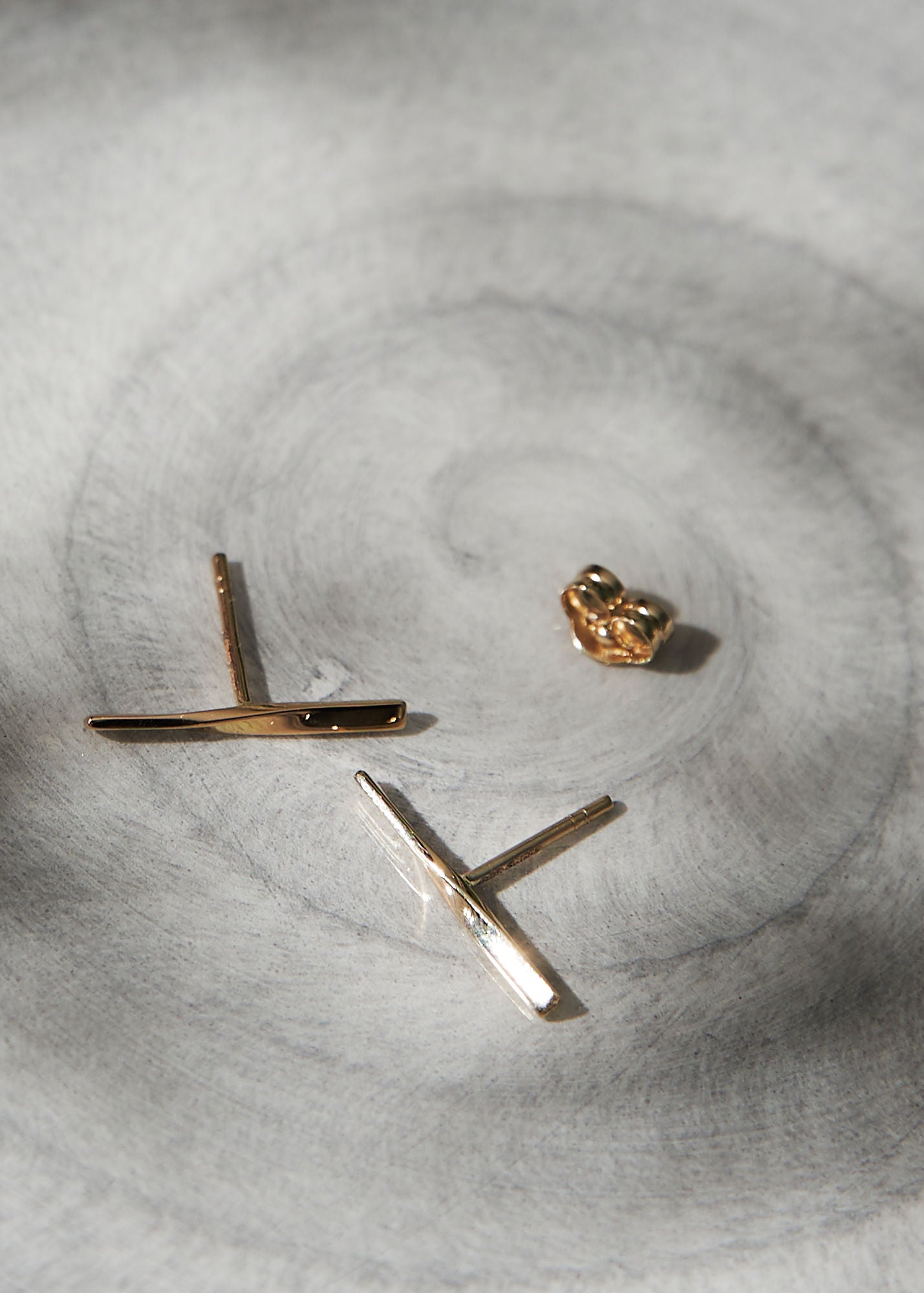14K Whitegold Ohrring verdrehen
