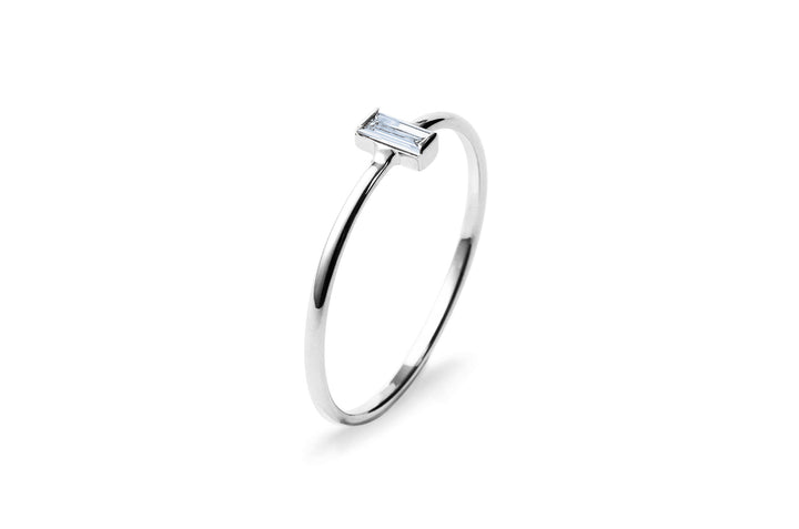Vertical Baguette Diamond 14K Whitegold Ring