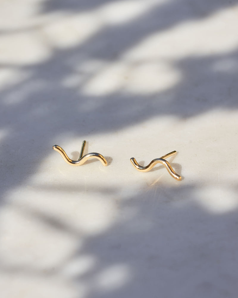 Wave 14K Gold Earring